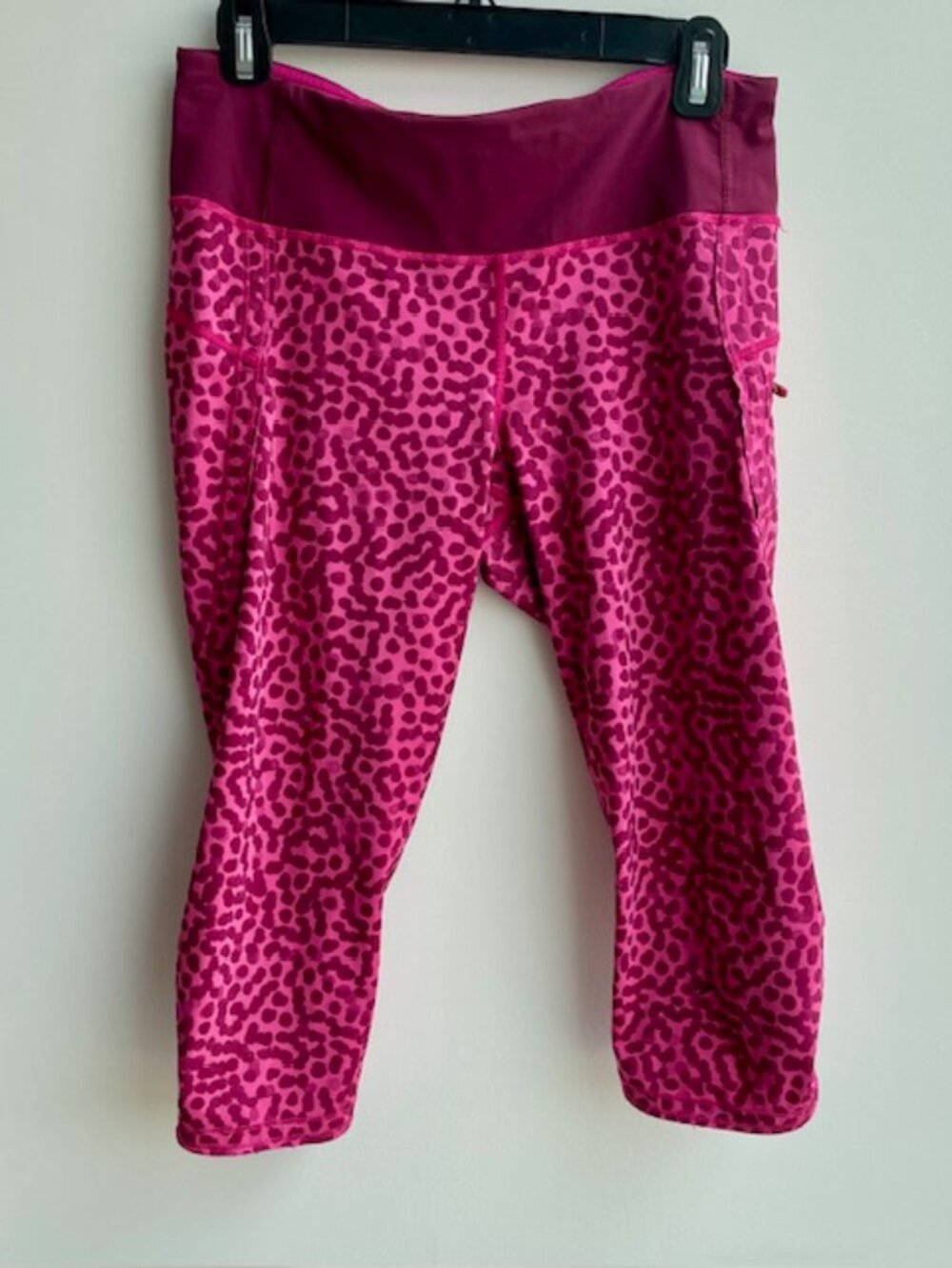 Lululemon Run Top Speed Mid Rise Crop Leggings in Jeweled Magenta Size 8